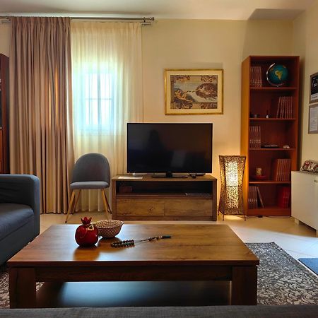 Eleni'S Holiday Home Каламата Экстерьер фото