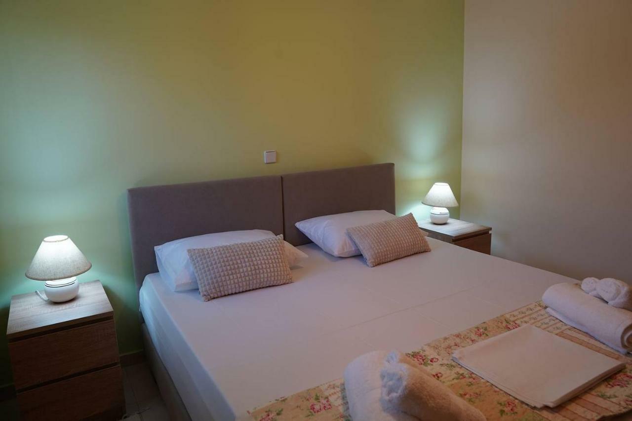 Eleni'S Holiday Home Каламата Экстерьер фото